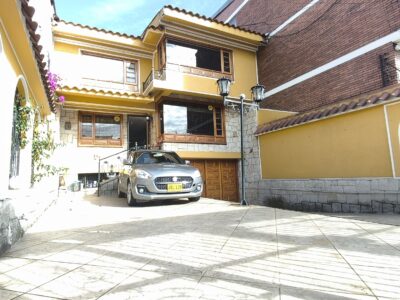 Venta - Casa en Modelia
